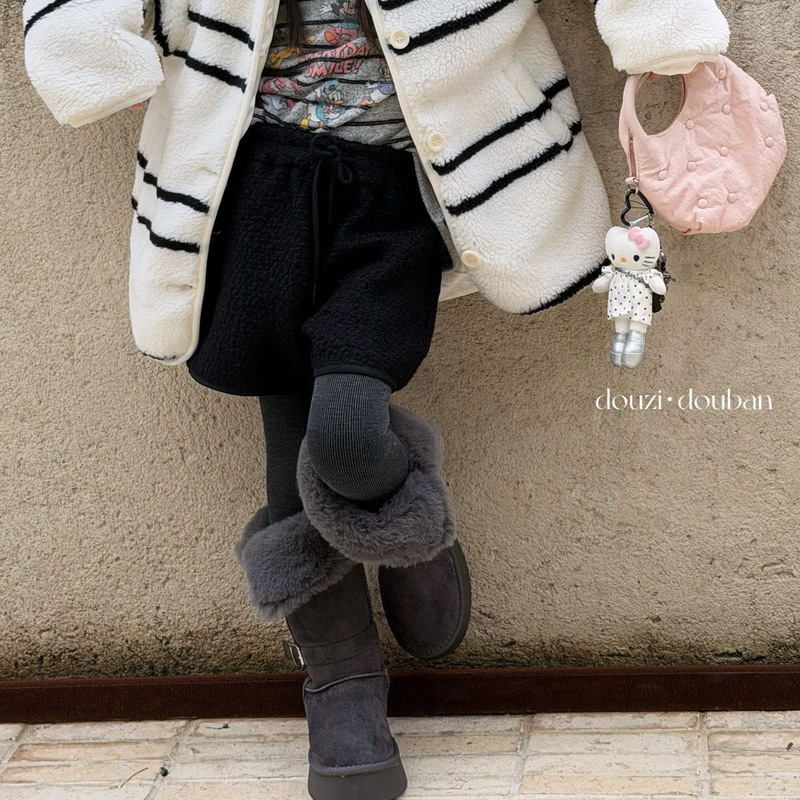 2026 autumn and winter new collection: DZDB children's pants, versatile shorts for girls, cute and stylish design, wholesale winter new arrivals 2026 autumn and winter new collection: DZDB children's pants, versatile shorts for girls, cute and stylish design, wholesale winter new arrivals