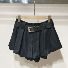 1件起批2025秋女装 XRJ7Y02D高腰腰带黑色阔腿花苞短裤S250775