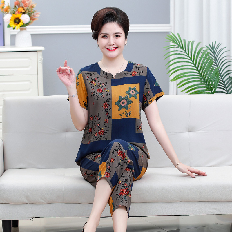 Cotton Silk Suit for Middle-Aged and Elderly Women, Summer Fashion Casual Short-Sleeved Outfit for Ladies and Mothers, Chinese Style Comfortable Clothing