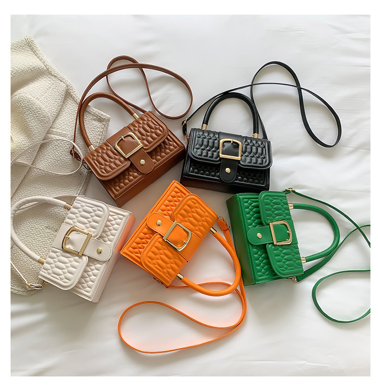 Women's Medium Pu Leather Solid Color Fashion Square Lock Clasp Crossbody Bag display picture 6