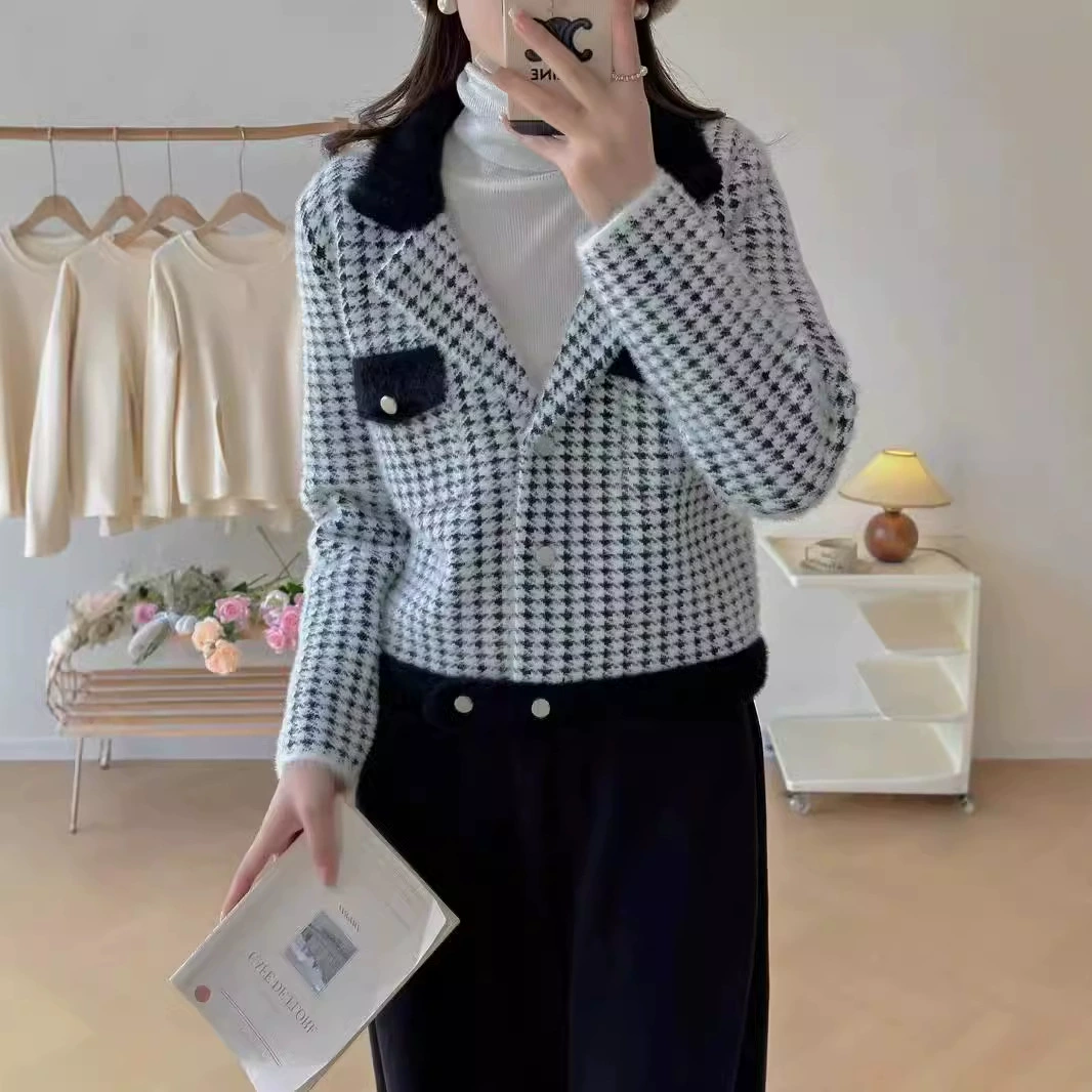 Популярный дикий трикотаж женский 2024 осень и зима новый короткий маленький стиль дизайн маленький ароматный ветер водонепроницаемый норковый бархат