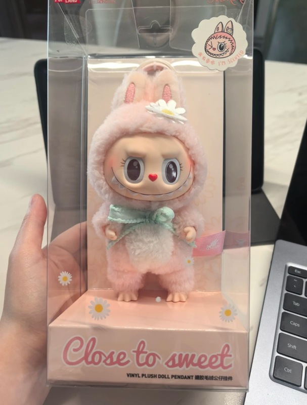 バブルマート LABUBU チェスアドベンチャーシリーズ クイーンドロップカード イエローシリーズ 新しいビニールぬいぐるみ|undefined