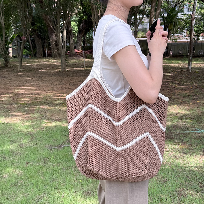 Casual Large-Capacity Knitted Bag for Women 2025 New Popular Versatile Foreign Style Shoulder Bag Fashion Tote Woven Bag 4