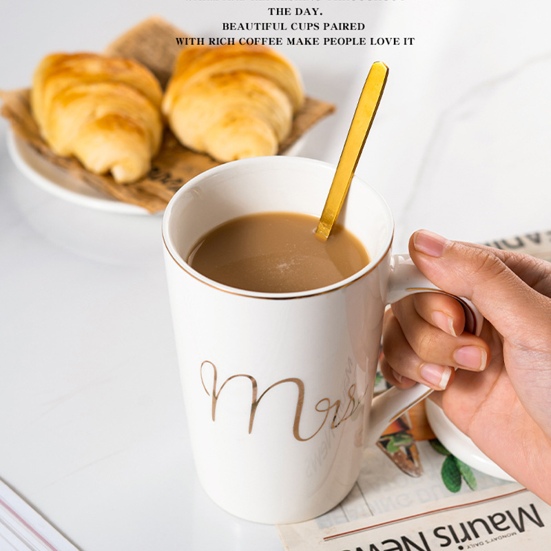 Mug créatif avec logo, tasse à café en céramique dorée, légère, luxueuse et pratique, tasse de petit-déjeuner, tasse publicitaire ou cadeau._voghion.com