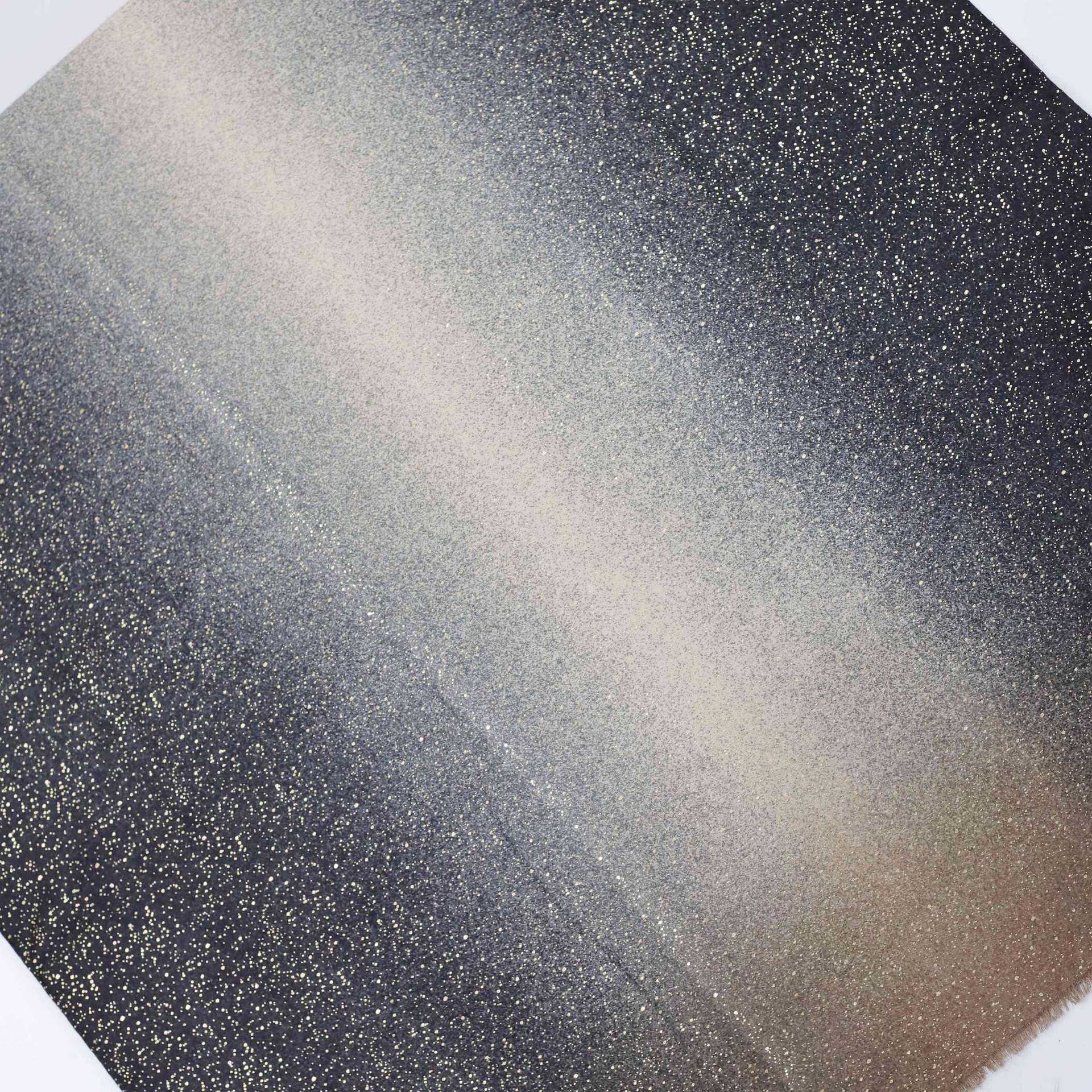 Sciarpe in seta stampate con pois color bronzo e fango. La stessa versatile sciarpa calda per uomo e donna in autunno e inverno. Scialle_voghion.com