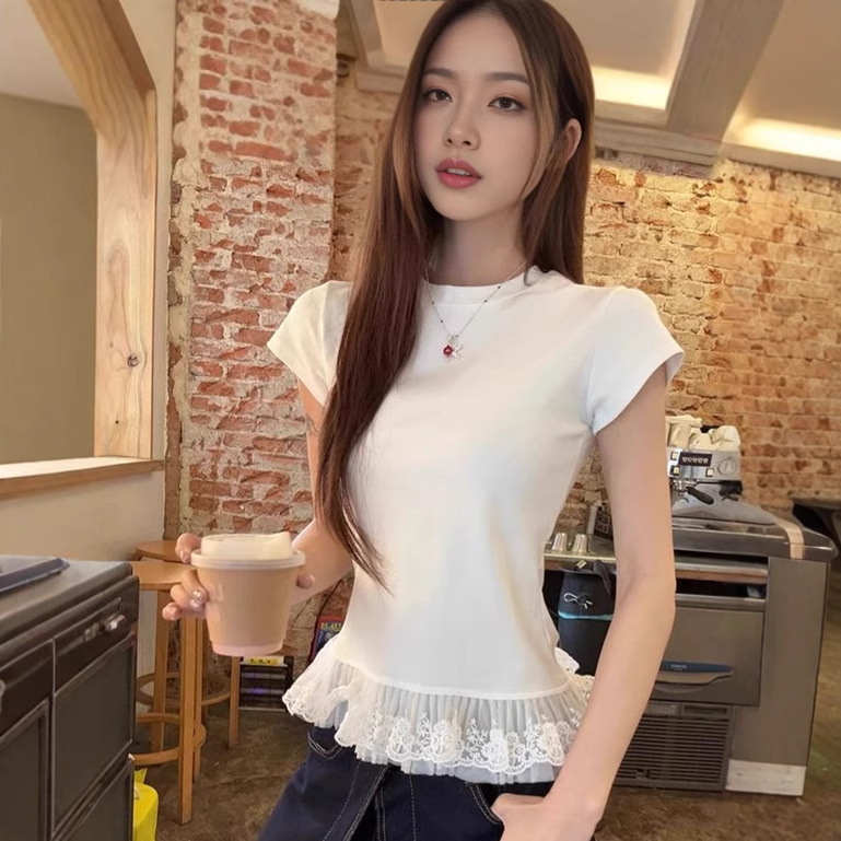 Gray T-Shirt with Lace Splicing at the Hem, Short-Sleeved Women's Summer Tea-Style Printed Design, Slim-Fitting Waist Top