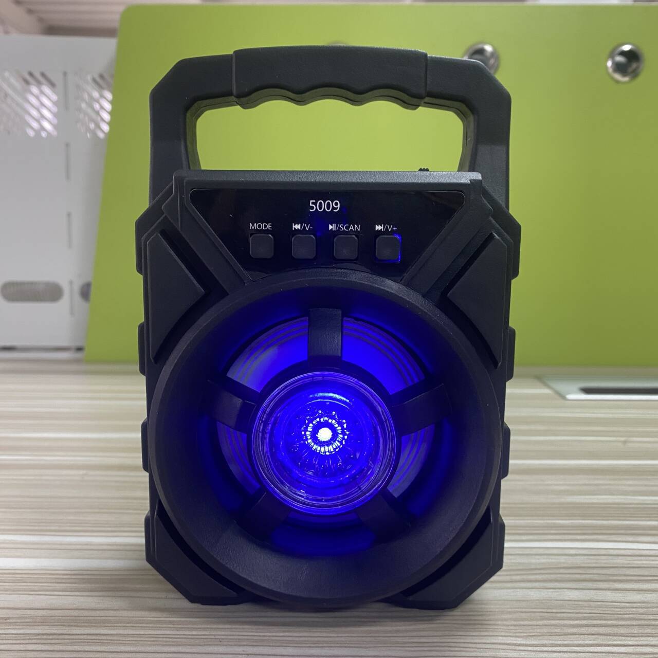 Колонка Bluetooth черная модель 5009
