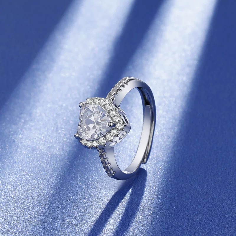 Wedding ring heart shaped, one carat