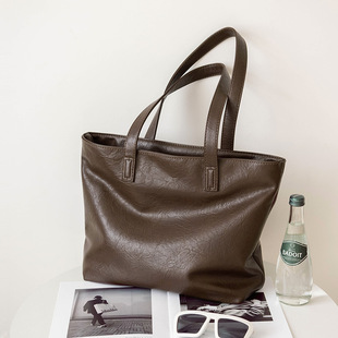Casual Shoulder Bag Women's New Original Work Class Commuter Soft Leather Bag Large Capacity Simple Tote Bag
