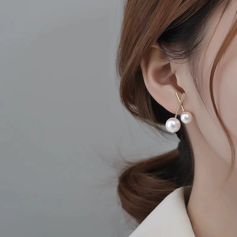 Серебряная игла, маленький дизайн винтажные серьги из жемчуга, образец серебро 925, тенденция сезона, французский винтаж стиль, простой и элегантный дизайн, высокое качество