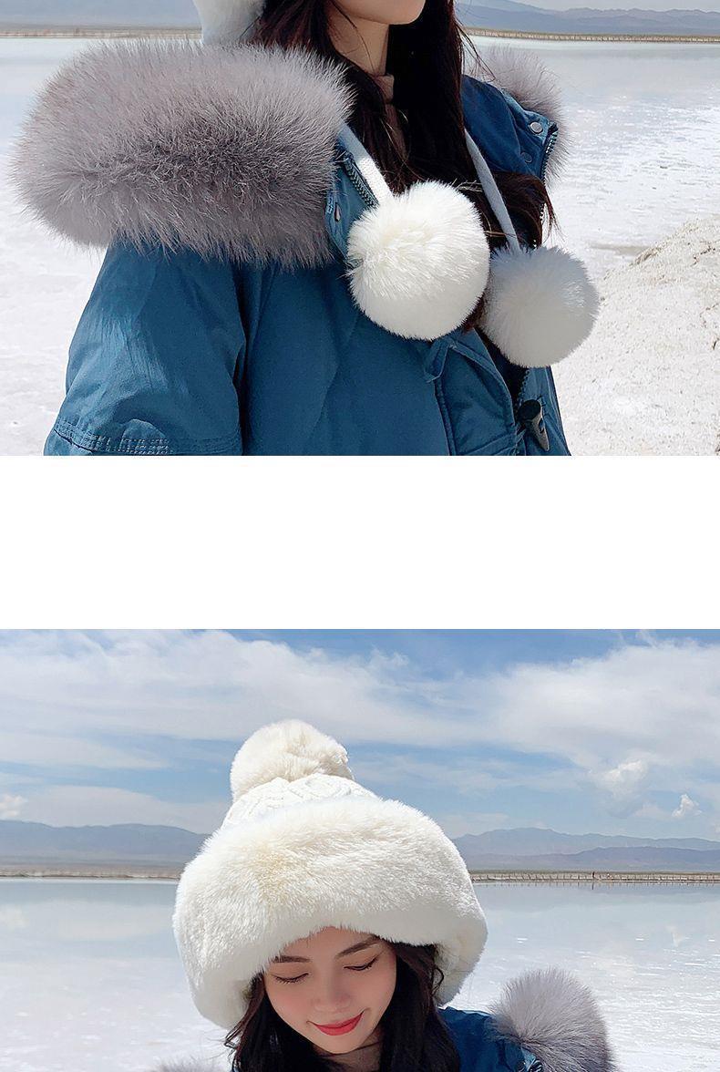 Neue weiße Schneekaninchenfell-Grasmütze für Damen, modisch und hochwertig, mit Plüschballmütze, Garn, koreanischem Gehörschutz, warmer Strickmütze_voghion.com