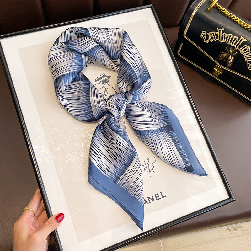 Pañuelo cuadrado 70 de ratán tejido-azul