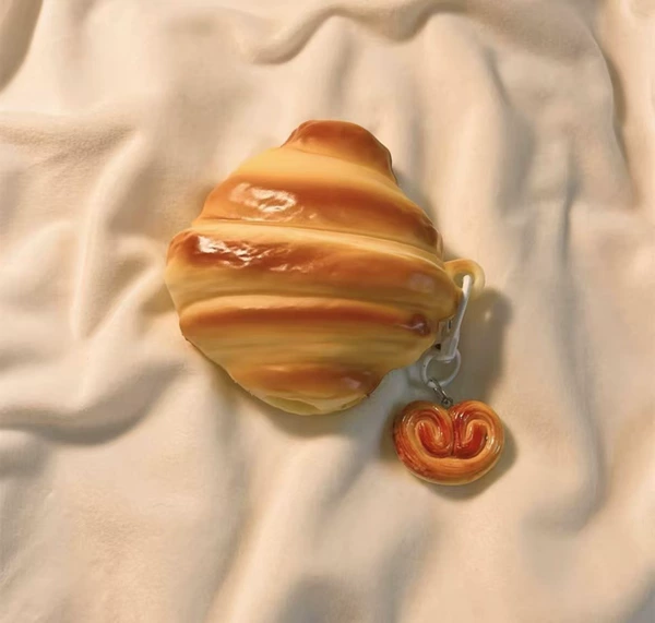 Silicone soft shell-croissant+spokes