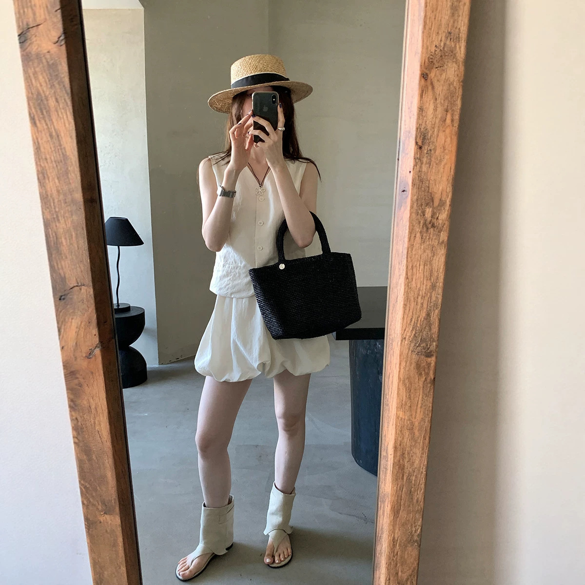 薇颂服饰2026新款夏季女装韩系老钱风无袖v领背心上衣/花苞裙子