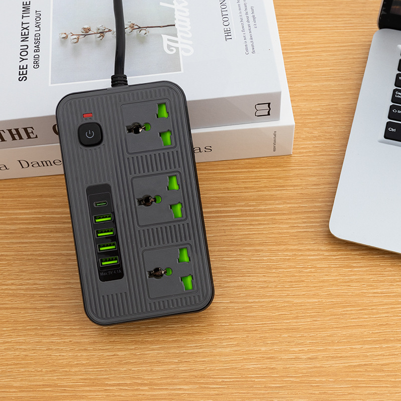 Z71# estándar británico estándar europeo estándar americano 4USB + 1 Tipo-c caja de color interruptor de embalaje con luz indicadora con puerta de seguridad para niños