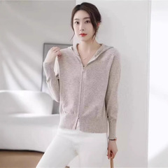 アンディの早い秋のジッパーと帽子のニットの女性のカーディガンのコートの新型のパーカーのフードの中に底の上着の女性を掛けます。