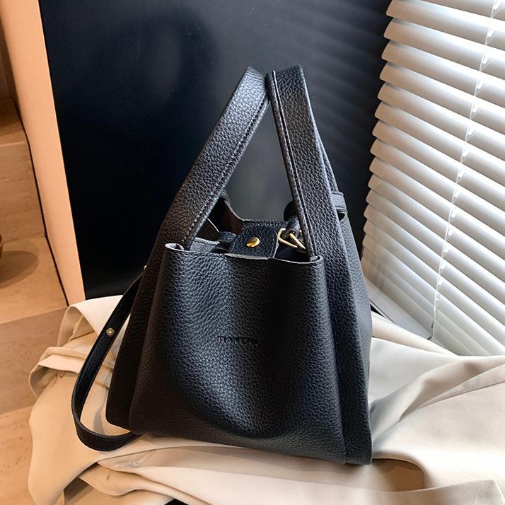 Bolso de cesta de verduras portátil más vendido transfronterizo para mujer 2025 nuevo bolso de mensajero versátil de alta gama bolso de cubo simple casual