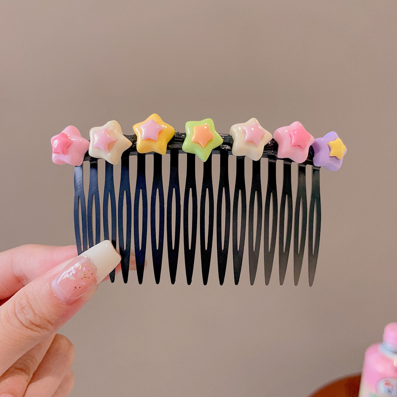 Arteto de acabado de cabello roto de niña