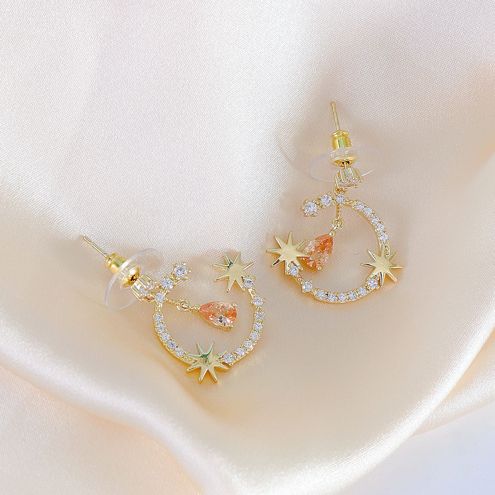 Fashion Inlaid Zircon Geometric C-shaped Gypsophila Copper Earrings Wholesale display picture 5