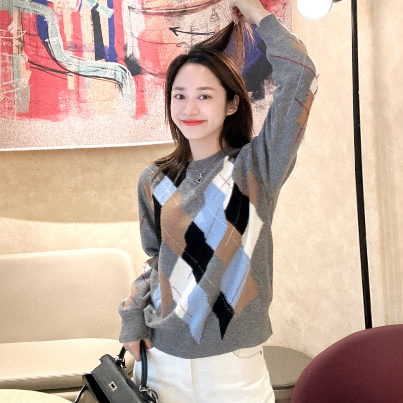 2024 가을과 겨울 새로운 순수 양모 스웨터 여성의 가을 다이아몬드 격자 대조 캐주얼 탑 느슨한 올 매치 니트 스웨터