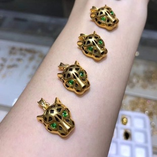 18K Gold Leopard Pendant Collection Au750 Inlaid with Black Agate Accessible Luxury Popular Niche Necklace Water Shell Jewelry Wholesale