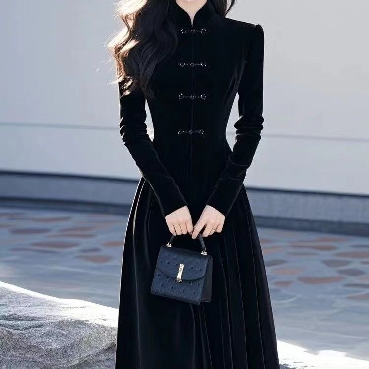 New Chinese Style Cheongsam Dress with a High-End Feel, Suitable for Important Occasions, Paired with a Black Velvet Dress for Winter New Chinese Style Cheongsam Dress with a High-End Feel, Suitable for Important Occasions, Paired with a Black Velvet Dress for Winter