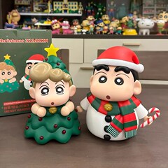クリスマスクレヨンしんちゃんの周りでクリスマスのアオイ雪だるまを作って、ランプをたたいてください。