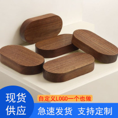 楕円形の黒い胡桃の木のトレーの展示棚の台座のデスクトップの置物の胡桃の木のブラケットは穴を開けることができます。
