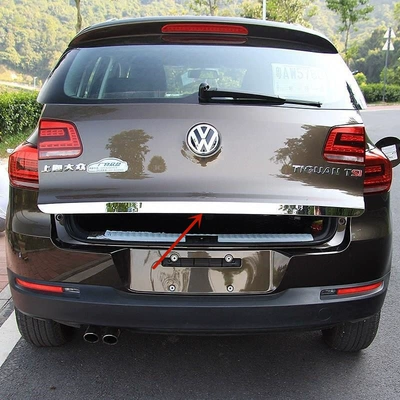 Suitable for Volkswagen Tiguan L models 10-26, specially designed stainless steel tailgate trim, trunk bright strip, anti-scratch strip (Şüşə kənarı xromları/moldingləri) - 10-16-old-tiguan-lower-trim-strip