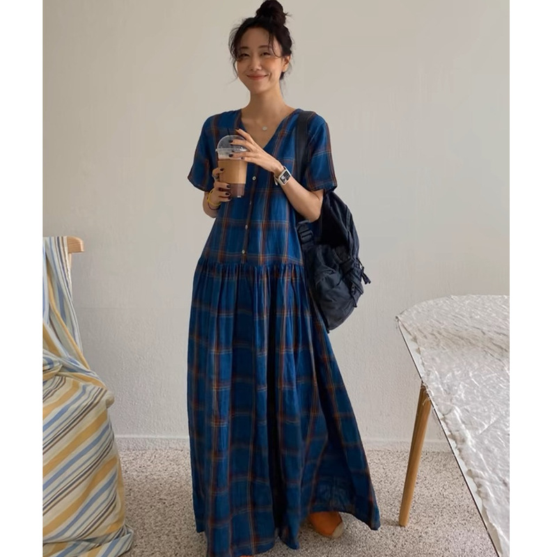 dress Women's 2024 New Summer Japanese Style Vintage Plaid V-neck Loose Slimming Extra-long Naked Long Dress