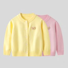 女の子用ニットカーディガン 2025年秋新作 子供用韓国風薄手綿糸刺繍入りクマ柄セータージャケット