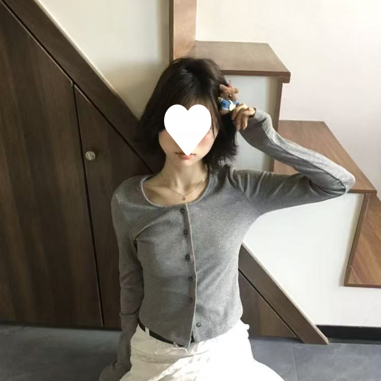 秋冬纽扣纯欲短款灰色单排打底T恤新款修身显瘦bm开衫长袖上衣ins