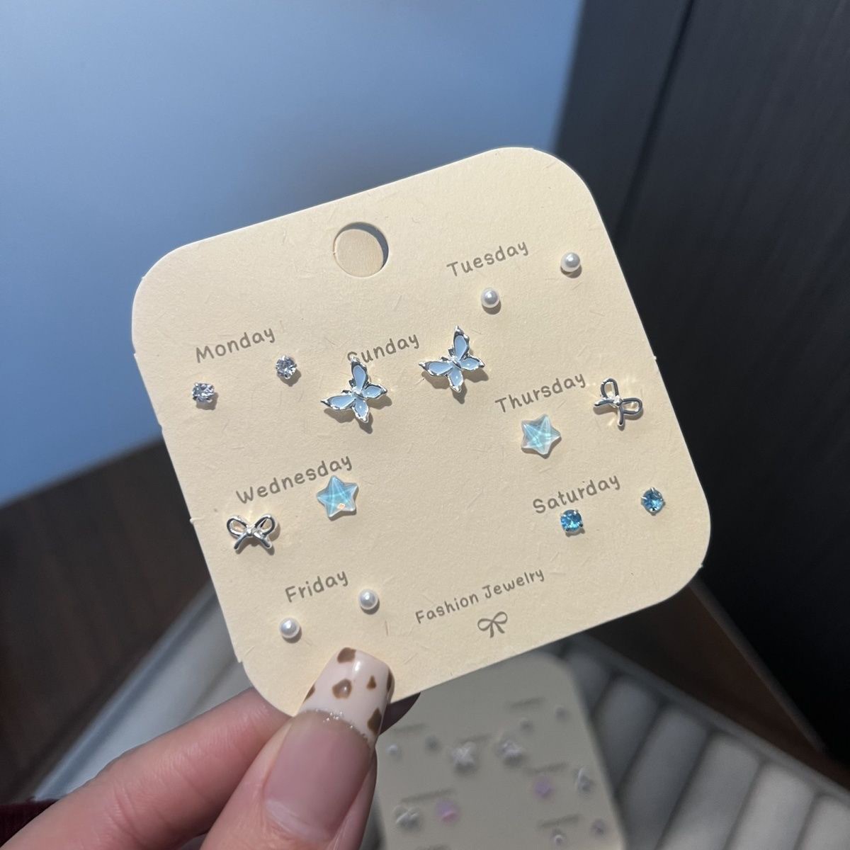 Pendientes redondos de color de aguja de plata Pendientes frescos y dulces Pendientes de todo fósforo de moda simple para mujer