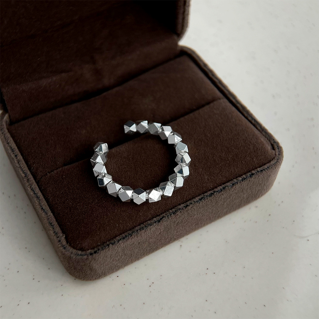 耳语6_0000s_0028_组 29.jpg