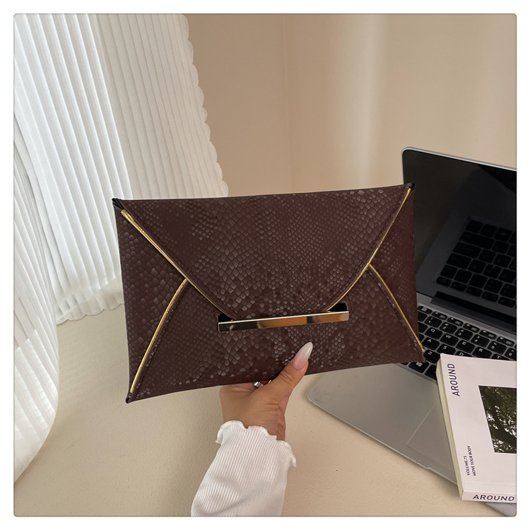 2025 bolsas de mano personales de moda simple bolsas de sobres de estilo exterior