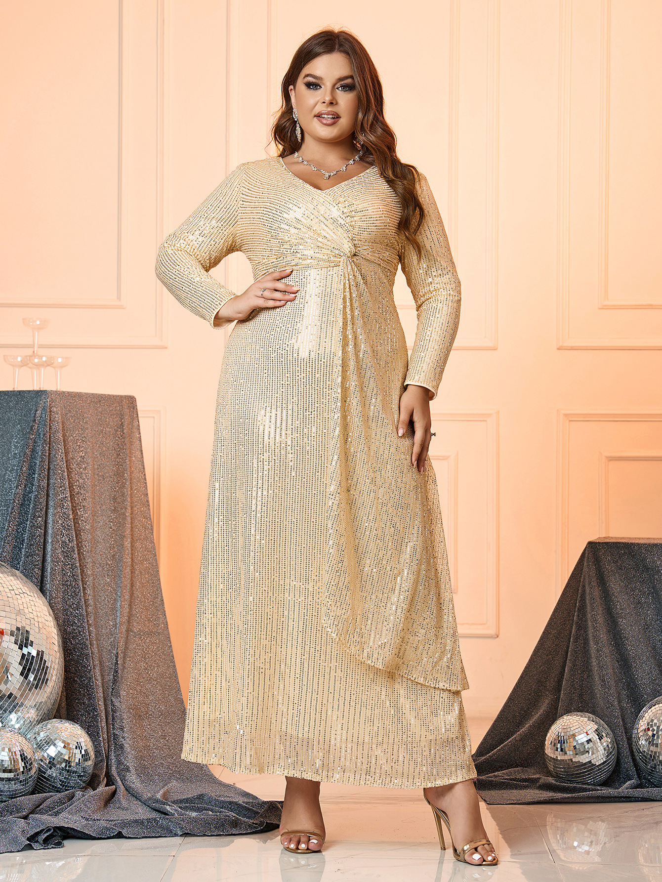 Ropa de mujer de talla grande nueva moda temperamento elegante color sólido lentejuelas de manga larga con cuello en V vestido de noche de mujer de banquete delgado