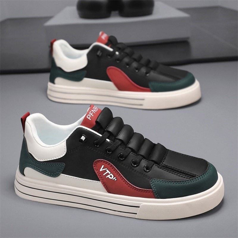 Nuevos zapatos de skate para hombres juveniles de verano 2025 zapatos de skate de hombre ligeros diarios deportivos ociosos versátiles