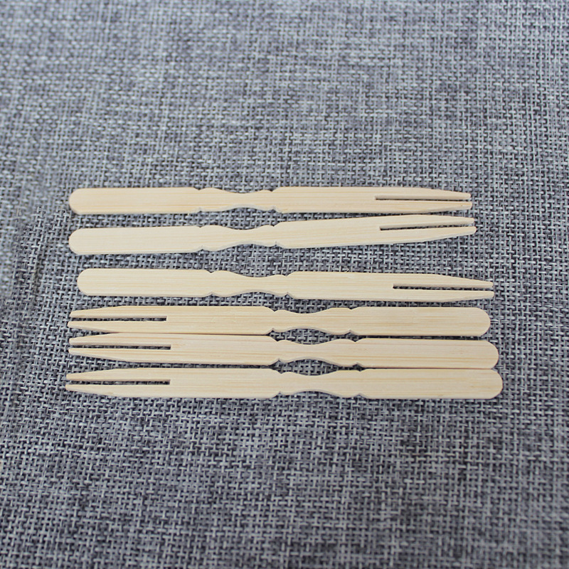 10cm Tenedor de fruta de bambú 100 unids/pack suministro directo de fábrica Tenedor de pastel de postre Tenedor de fruta Tenedor de bambú desechable al por mayor