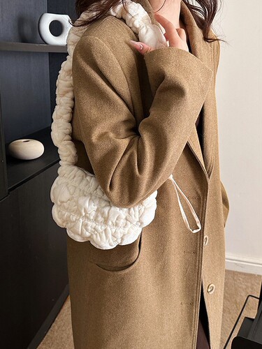 Pleated cloud bag, autumn and winter puffs bag, women's drawstring, single shoulder slung dumpling bag, velvet fluffy bag, wholesale cross-border