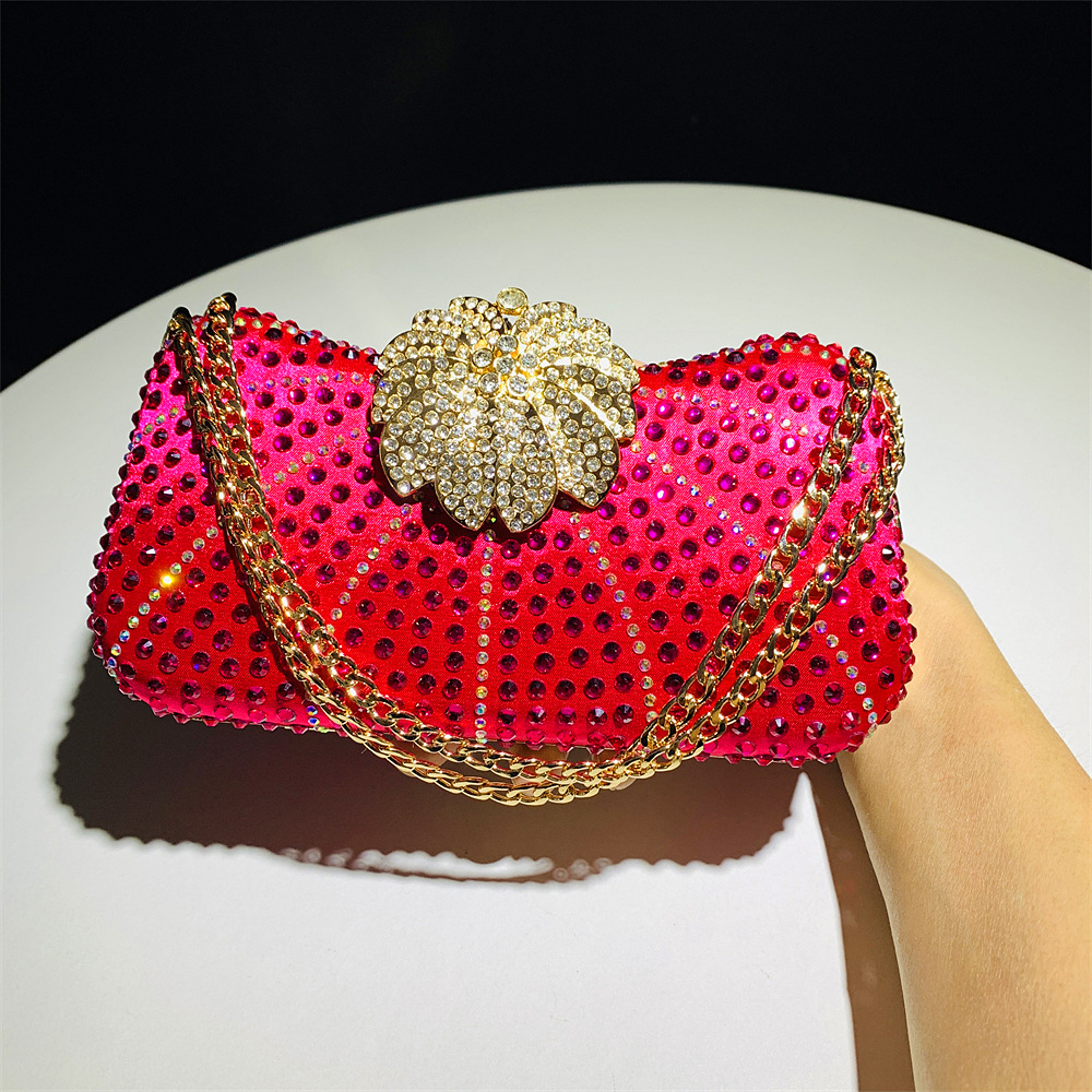 420g Weight Polyester Lining Material Lock clasp Closure Type Chain Strap Type Crossbody Bag, Evening Bag Bags Type Party Occasion Polyester Material Flower Pattern All Seasons Season Women's Gender Diamond Design Elegant Style Shell Shape Gold, Silver, Black Color Gold Silver Black Polyester Flower Shell Evening Bags 20