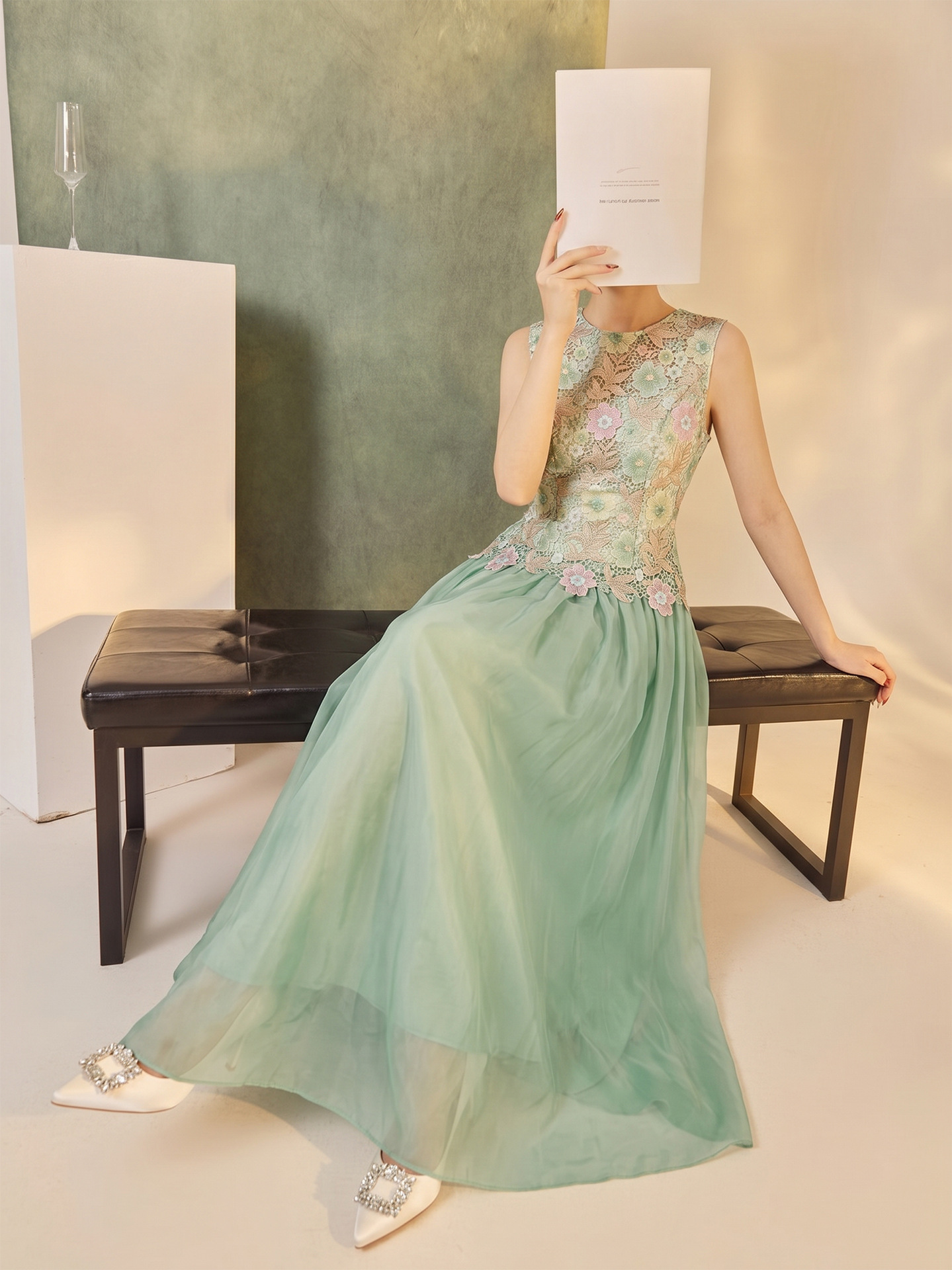 Đầm maxi thêu hoa ren nổi — Xanh lá cây nhạtcolor