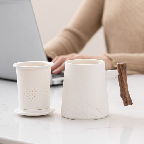 Creative tea separation cup, personal ceramic cup, good-looking tea cup, office mug, festival gift wholesale