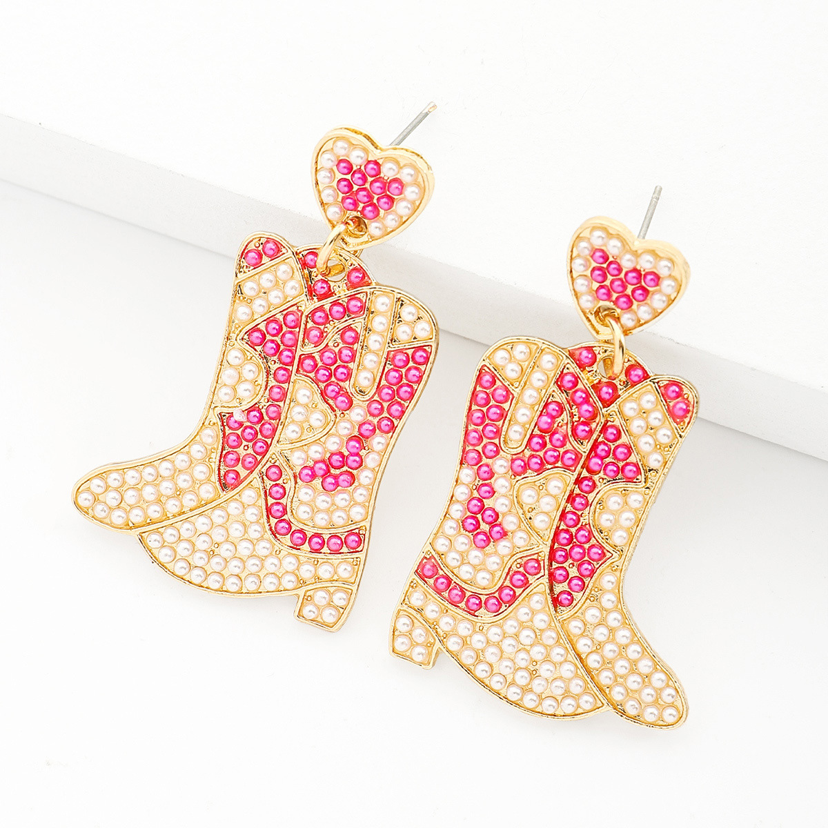 1 Pair Basic Modern Style Classic Style Heart Shape Boots Inlay Zinc Alloy Seed Bead Drop Earrings display picture 1