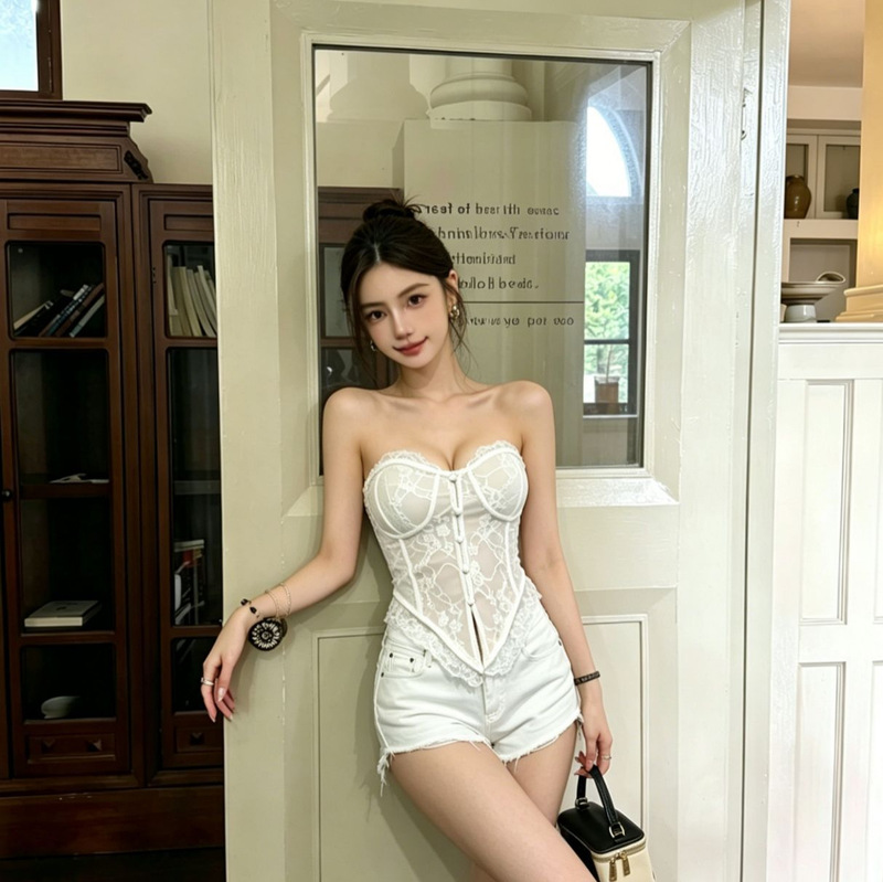 Purely Sexy Style Lace Patchwork Bralette with Chest Pads, Slim-Fit Hot Girl Leather Vest Paired with a Base Tank Top