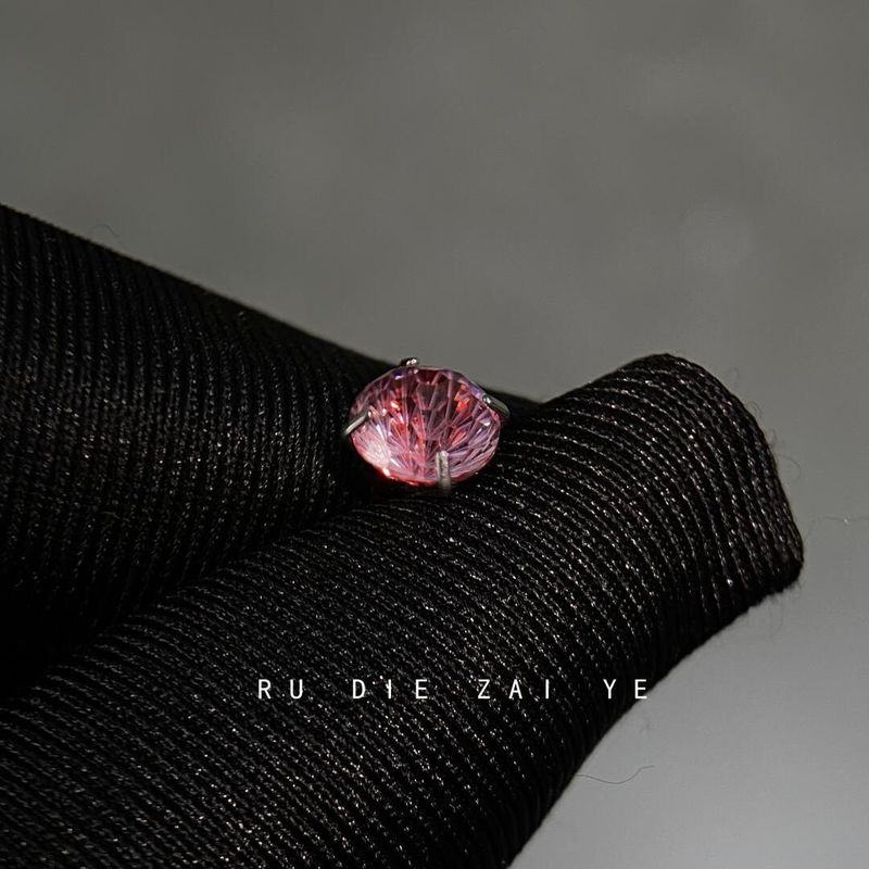 库宁 红柿~6mm爆闪烟花切耳蜗钉钛钢平底甜酷耳骨钉耳钉|undefined