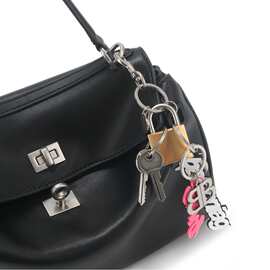 ins同款B家钥匙扣Ro*eo挂饰趣味质感金属锁行李牌吊坠高级挂件