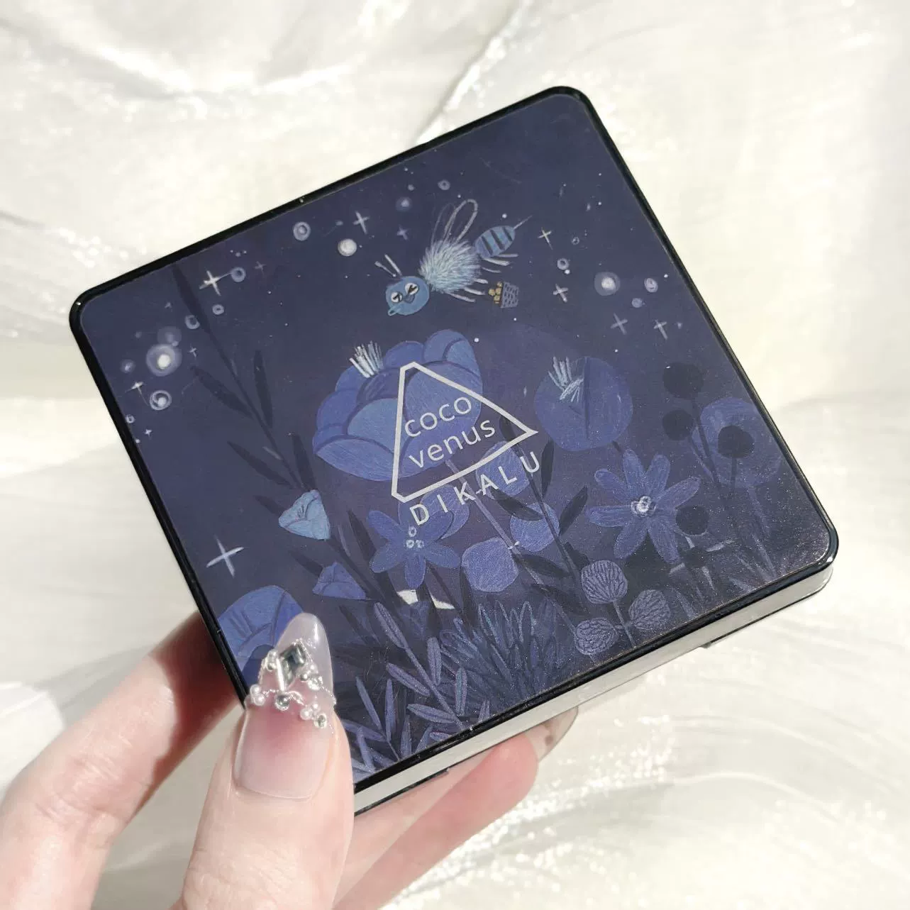 Палитра теней DIKALU Eyeshadow, молочный чай, матовые тени, землистые тона