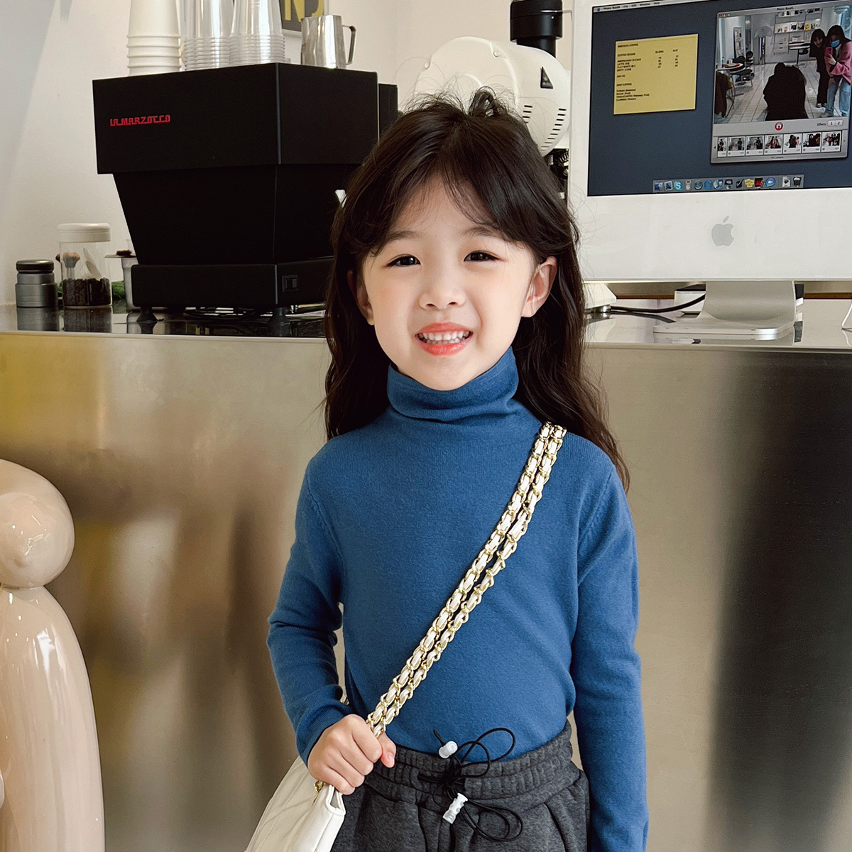 Suéteres infantiles al por mayor, prendas de punto para niñas, ropa infantil para otoño e invierno, camiseta de cuello alto de imitación de cachemira, cálida y bonita para niños pequeños.