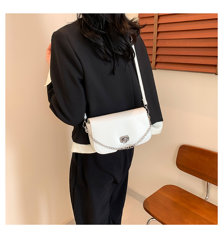 Bolso de hombro de color liso con diseño de axila coreana, sencillo y moderno, con diseño diagonal, para mujer, novedad de verano de 2024_voghion.com