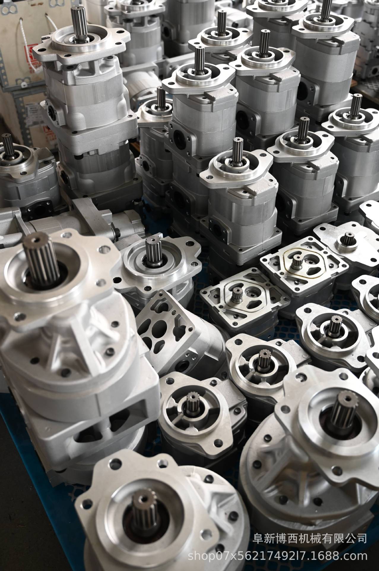 705-52-31130适用 小松 KOMATSU 推土机装载机液压油泵总成齿轮泵